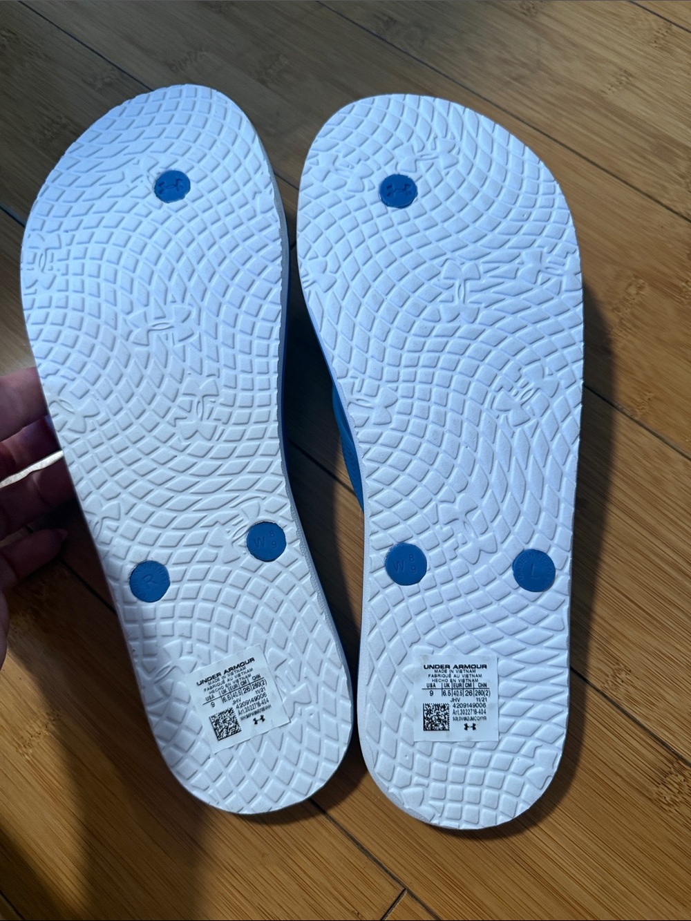 Under Armour Light Blue Textured Thong Sandals - Picture 5 of 5